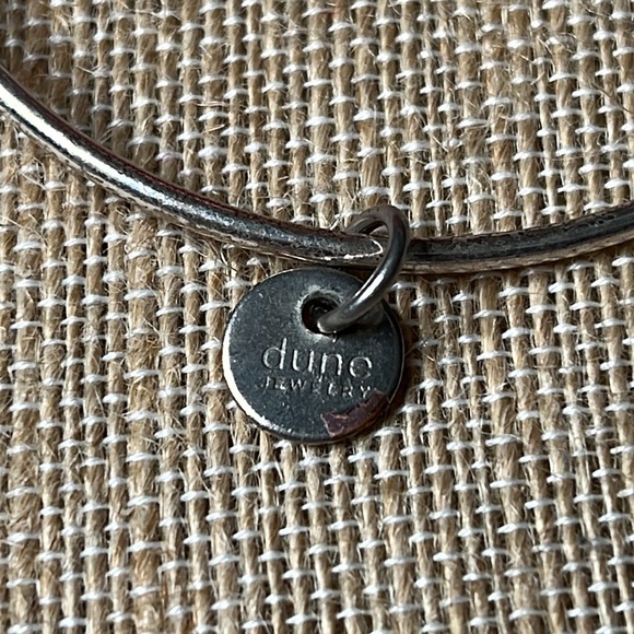 Dune Jewelry Bangle Bracelet Sandstone Appearance Charm Silver Tone - Picture 4 of 4